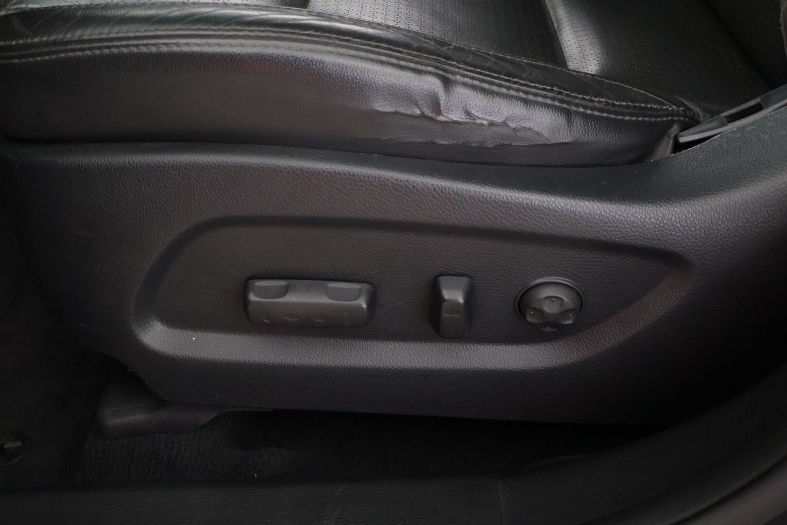 Hyundai Grand Santa Fe 2015 4WD 2,2 CRDi 145kW 6AT Premium 7-paikkainen - ** Vakkari / Muistipenkki / Nahat / Panorama / Koukku / 7-p **