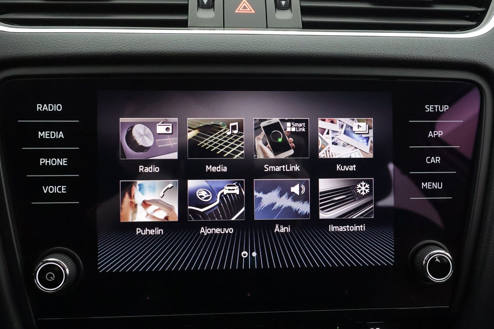 Skoda Octavia 2018 Combi 2,0 TDI 150 4x4 Style * Webasto / P.kamera / LED / Sähköluukku / Keyless / Vakkari / Ratinlämmitin * - 1.Om Suomi-auto / Kahdet renkaat aluvanteilla / Huippusiisti