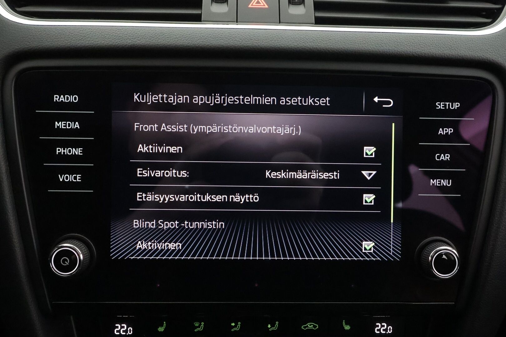 Skoda Octavia 2018 Combi 2,0 TDI 150 4x4 Style * Webasto / P.kamera / LED / Sähköluukku / Keyless / Vakkari / Ratinlämmitin * - 1.Om Suomi-auto / Kahdet renkaat aluvanteilla / Huippusiisti