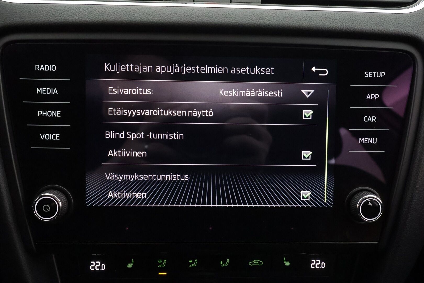 Skoda Octavia 2018 Combi 2,0 TDI 150 4x4 Style * Webasto / P.kamera / LED / Sähköluukku / Keyless / Vakkari / Ratinlämmitin * - 1.Om Suomi-auto / Kahdet renkaat aluvanteilla / Huippusiisti