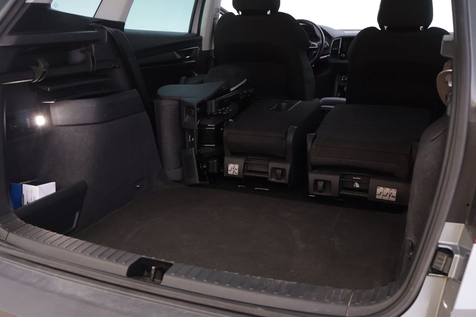Skoda Karoq 2018 2,0 TDI 150 4x4 Style DSG - | Webasto | ACC | Koukku | Peruutuskamera | LED-valot | Kaukovaloautomatiikka | Tutkat |