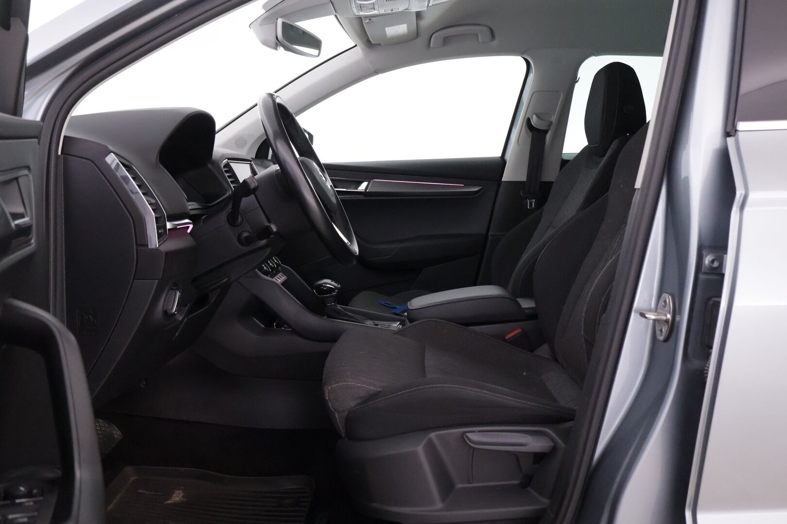 Skoda Karoq 2018 2,0 TDI 150 4x4 Style DSG - | Webasto | ACC | Koukku | Peruutuskamera | LED-valot | Kaukovaloautomatiikka | Tutkat |