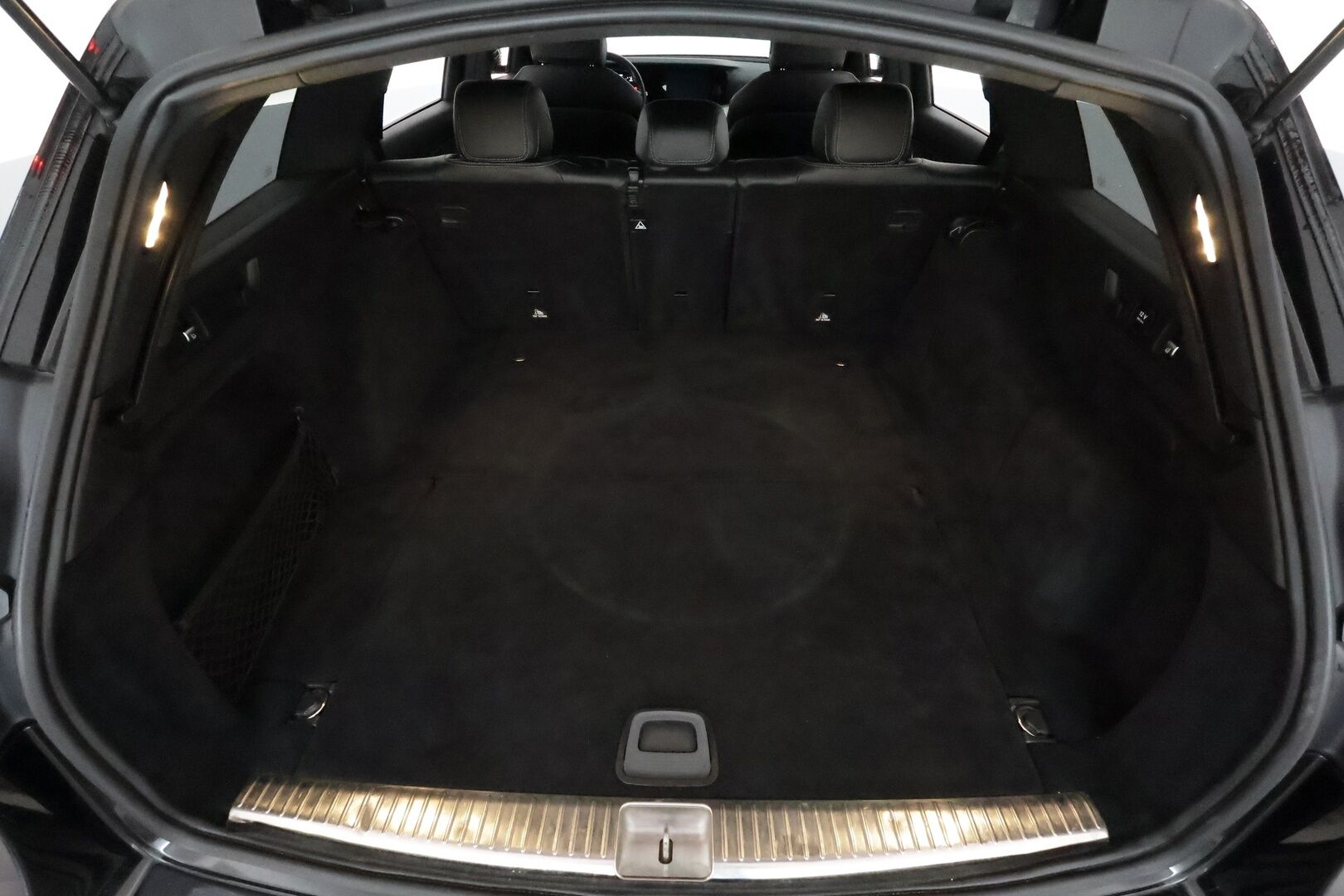 Mercedes-Benz E 2016 220d T A Premium Business AMG **Vakkari / Koukku / 360° / Burmester / Nahka-Alcantara / Multibeam LED**
