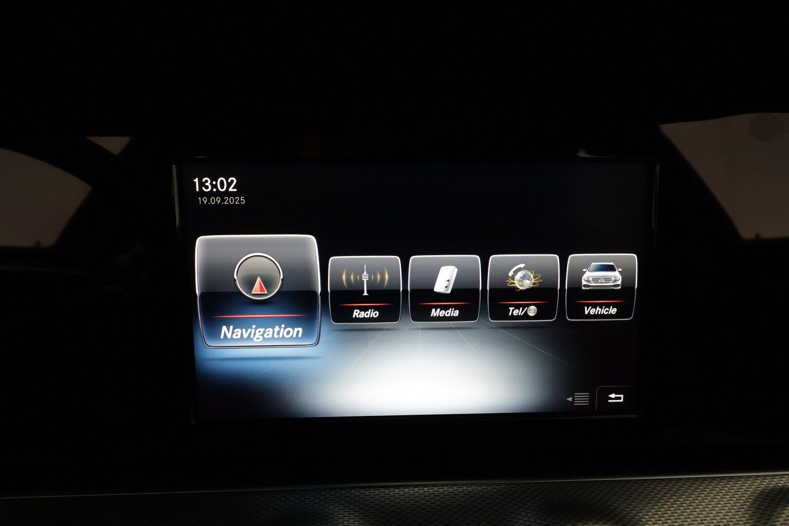 Mercedes-Benz E 2016 220d T A Premium Business AMG **Vakkari / Koukku / 360° / Burmester / Nahka-Alcantara / Multibeam LED**