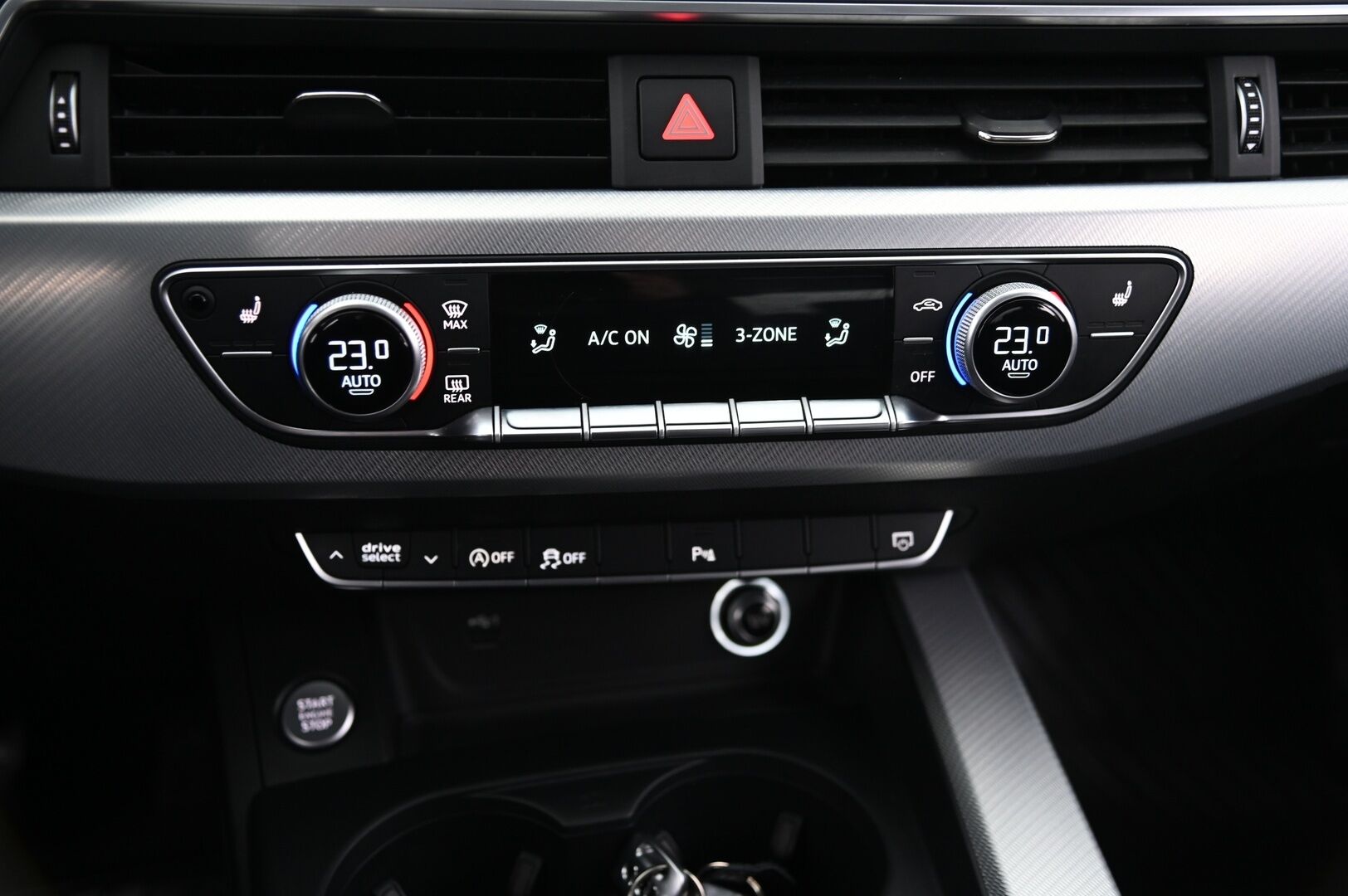 Audi A4 2018 Sedan Business Sport Comfort S line Edition 2,0 TFSI 140 kW S tronic*Webasto / Sporttipenkit / Vakkari* - *Webasto kaukosäätimellä / Juuri huollettu / Suomi-auto / 2x renkaat&vanteet*