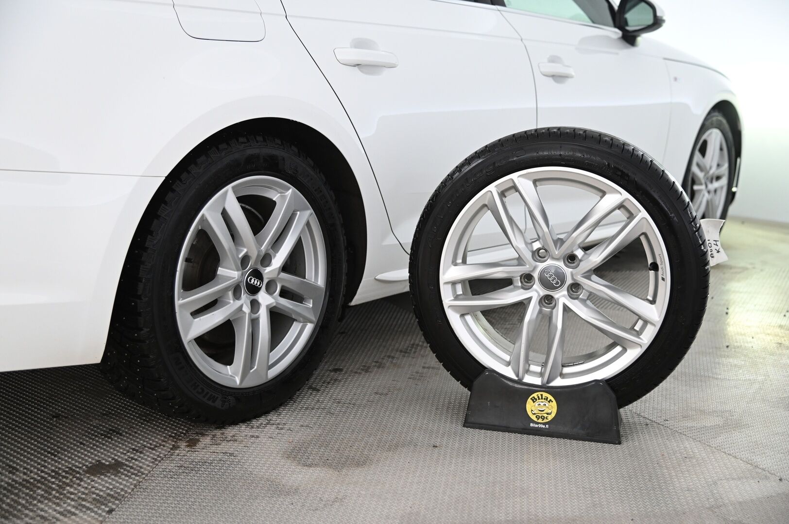 Audi A4 2018 Sedan Business Sport Comfort S line Edition 2,0 TFSI 140 kW S tronic*Webasto / Sporttipenkit / Vakkari* - *Webasto kaukosäätimellä / Juuri huollettu / Suomi-auto / 2x renkaat&vanteet*