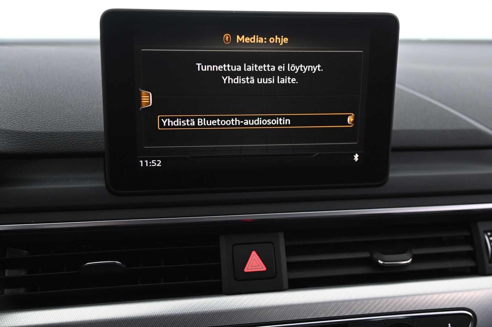 Audi A4 2018 Sedan Business Sport Comfort S line Edition 2,0 TFSI 140 kW S tronic*Webasto / Sporttipenkit / Vetokoukku / Vakkari* - *Webasto kaukosäätimellä / Juuri huollettu / Suomi-auto / 2x renkaat&vanteet* - HULLUT AVAJAISHULINAT KORKOTARJOUS 3,29 %