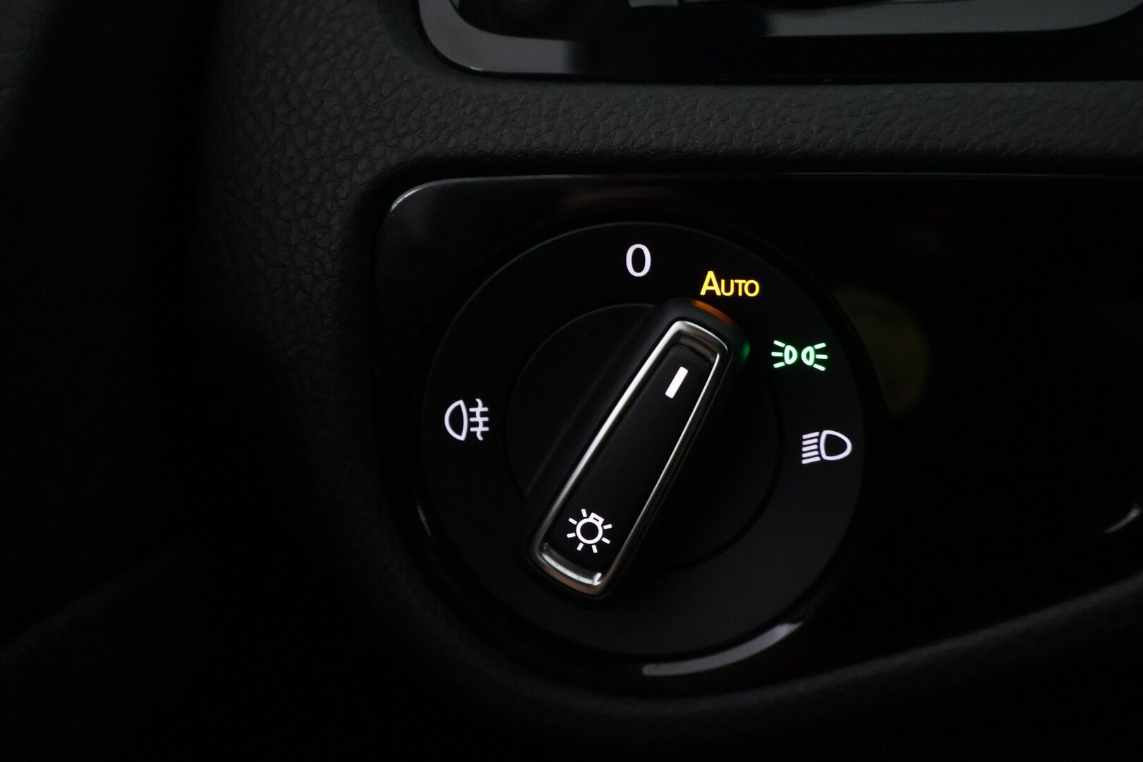 Volkswagen Golf 2018 GTE Plug-In Hybrid 150 kW (204 hv) DSG-automaatti - ACC / Kamera / Ambient / Digimittari / Suomi-auto / Webasto / 2x renkaat 
