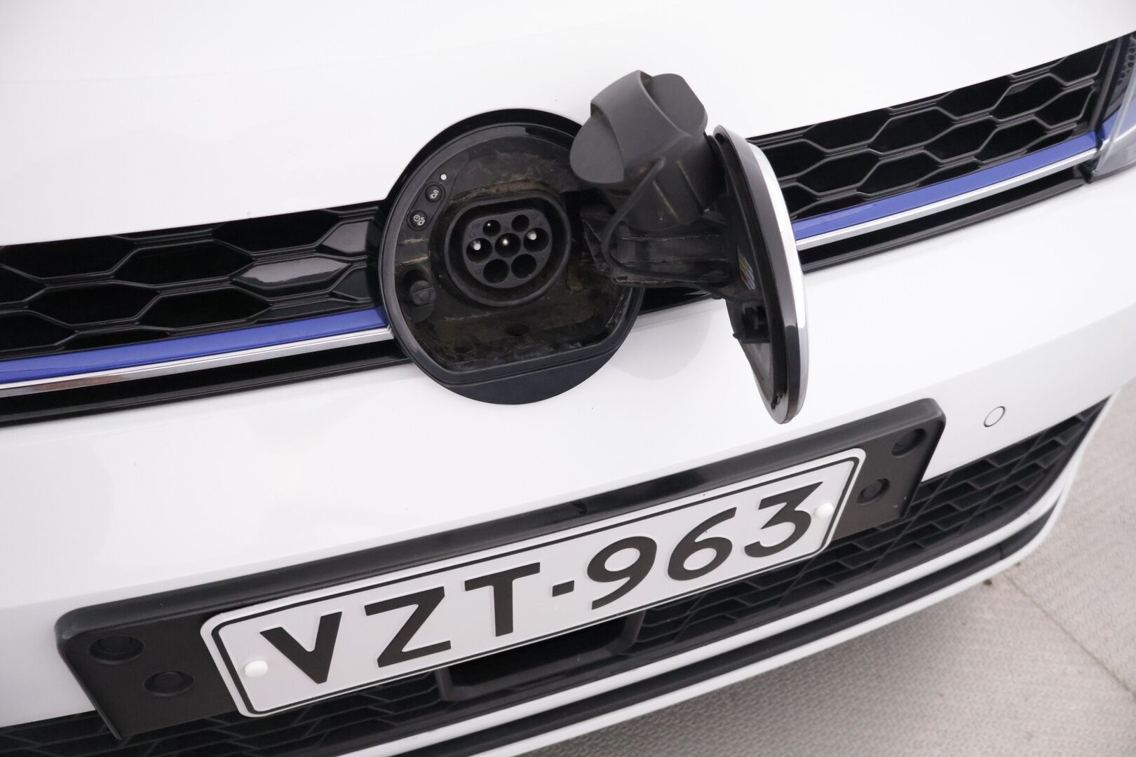 Volkswagen Golf 2018 GTE Plug-In Hybrid 150 kW (204 hv) DSG-automaatti - ACC / Kamera / Ambient / Digimittari / Suomi-auto / Webasto / 2x renkaat 
