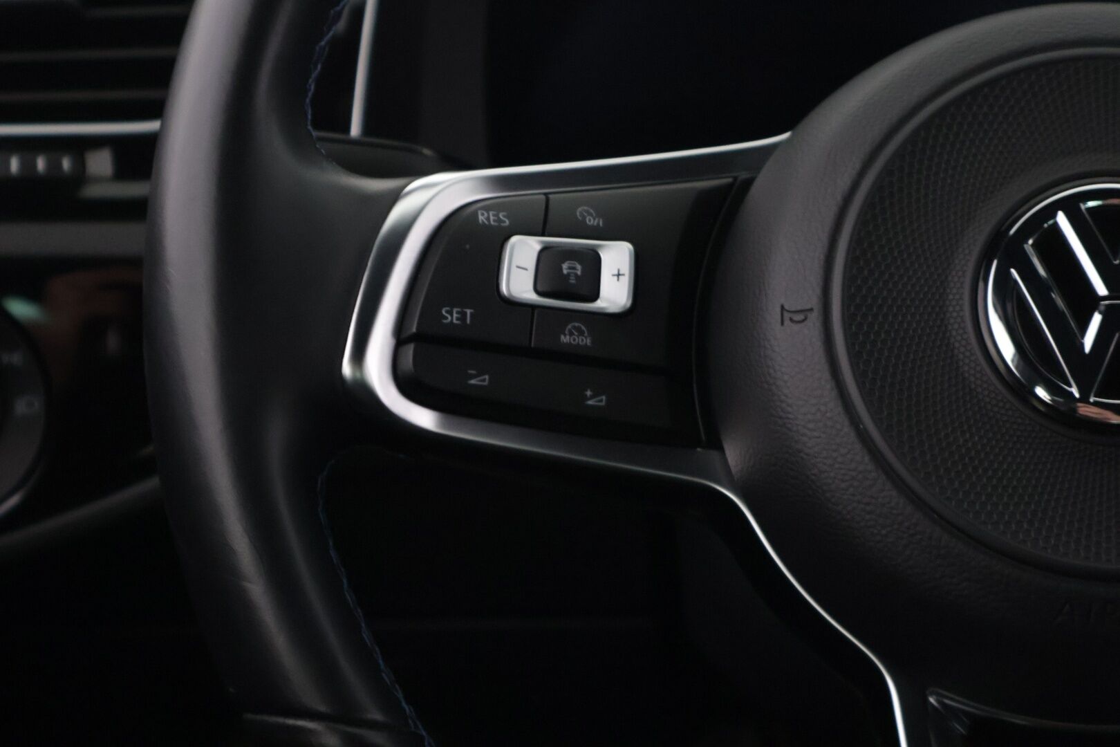 Volkswagen Golf 2018 GTE Plug-In Hybrid 150 kW (204 hv) DSG-automaatti - ACC / Kamera / Ambient / Digimittari / Suomi-auto / Webasto / 2x renkaat 