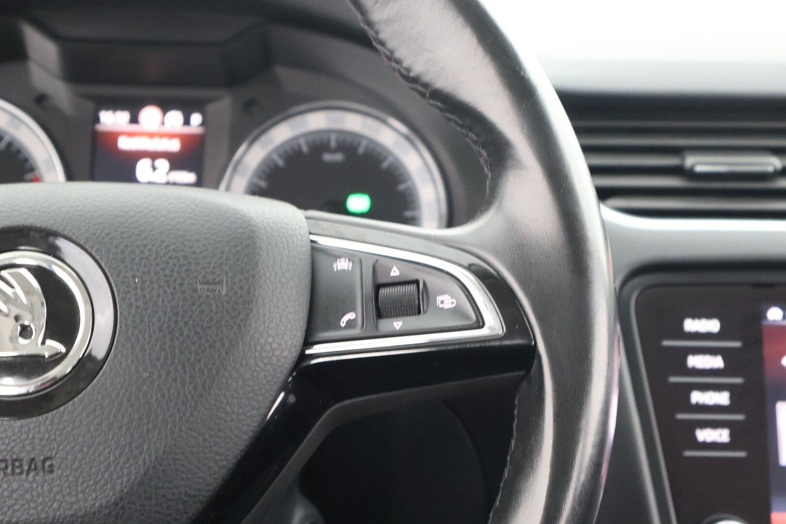 Skoda Octavia 2018 Combi 1,5 TSI Style DSG Autom. - | 1-Om. Suomi-auto | ACC | Webasto | P.kamera | Koukku | LED | BLIS | Keyless | Talvipaketti | Hihna tehty 2024 |