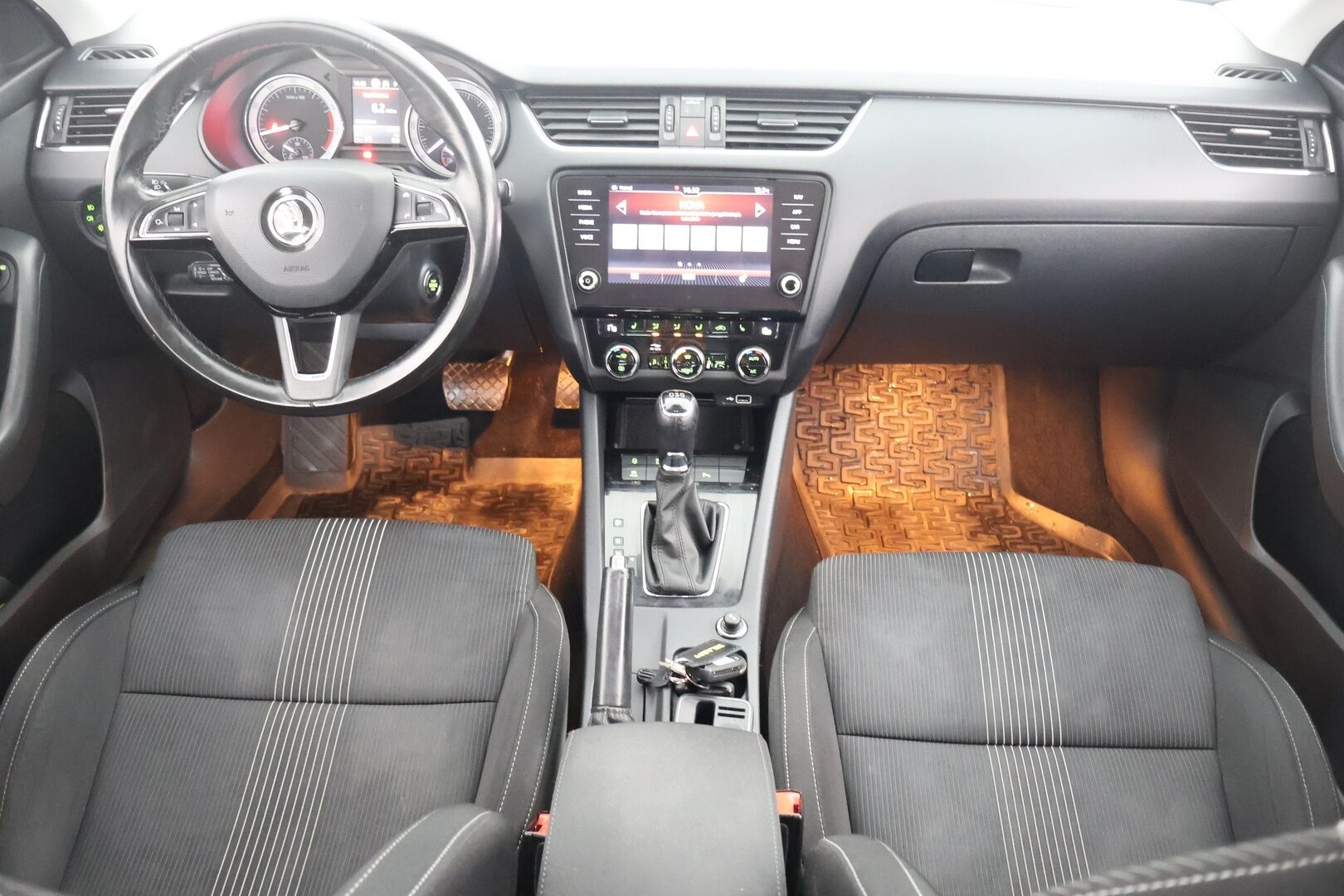 Skoda Octavia 2018 Combi 1,5 TSI Style DSG Autom. - | 1-Om. Suomi-auto | ACC | Webasto | P.kamera | Koukku | LED | BLIS | Keyless | Talvipaketti | Hihna tehty 2024 |