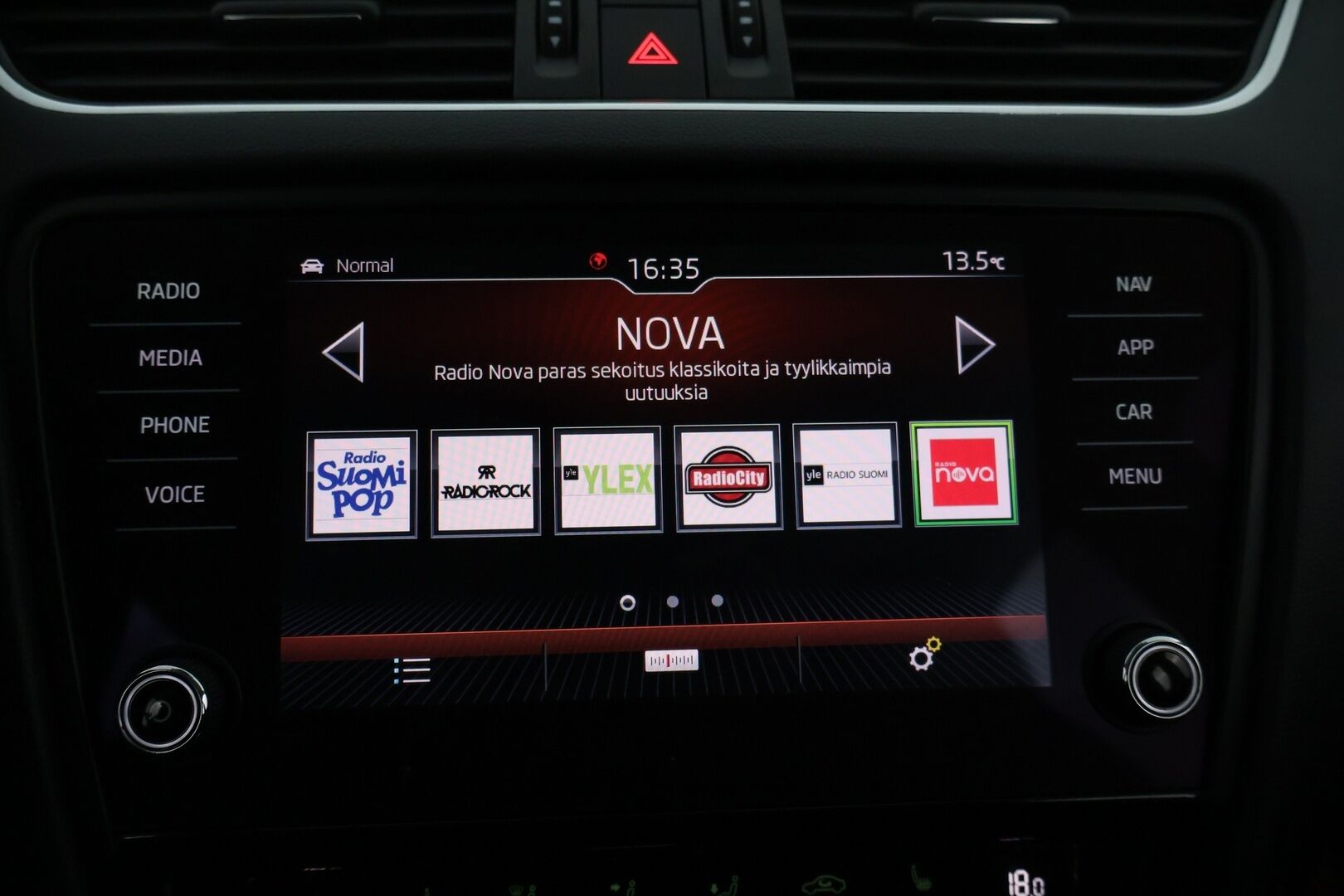 Skoda Octavia 2018 Combi 1,5 TSI Style DSG Autom. - | 1-Om. Suomi-auto | ACC | Webasto | P.kamera | Koukku | LED | BLIS | Keyless | Talvipaketti | Hihna tehty 2024 |