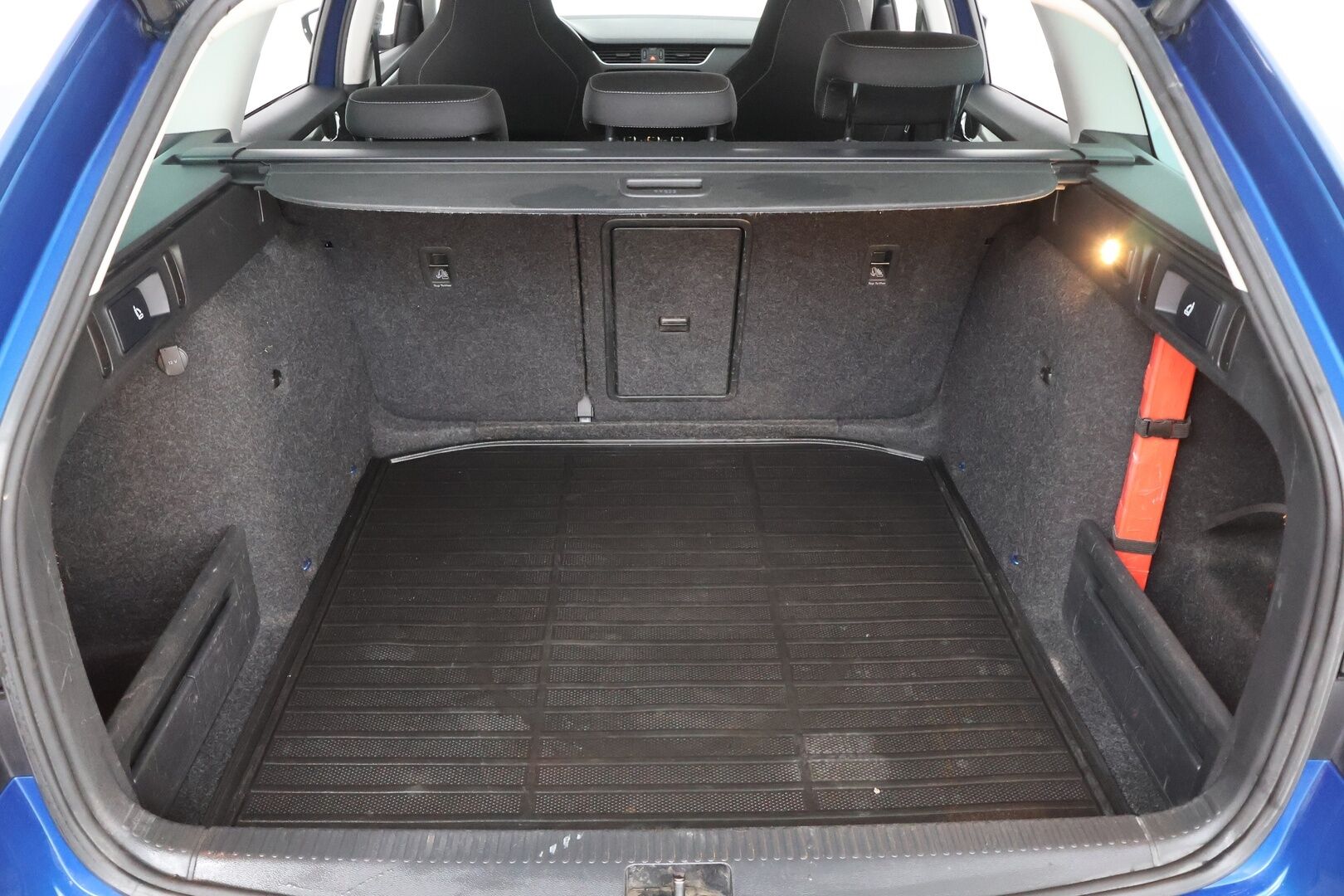 Skoda Octavia 2018 Combi 1,5 TSI Style DSG Autom. - | 1-Om. Suomi-auto | ACC | Webasto | P.kamera | Koukku | LED | BLIS | Keyless | Talvipaketti | Hihna tehty 2024 |