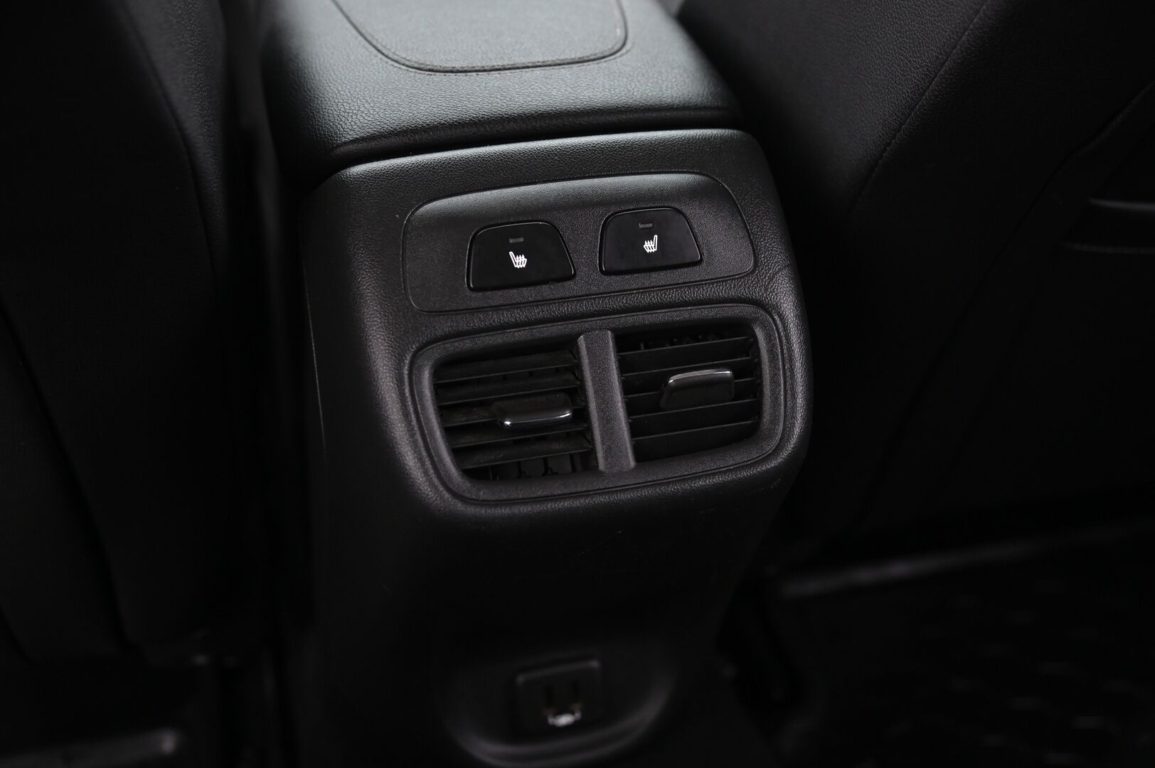 Opel Insignia 2018 Sports Tourer Innovation 1,6 CDTI ECOTEC *Suomi-Auto / Webasto / Vakkari / Muistipenkki hieronalla / Tuuletetut etuistuimet / 360-Kamera / Navi* - *Tutkat / Kessy / Blis / Urheiluistuimet / Nahkasisusta / Ratinlämmitys / 2X renkaat vanteineen* - HULLUT AVAJAISHULINAT KORKOTARJOUS 3,29 %