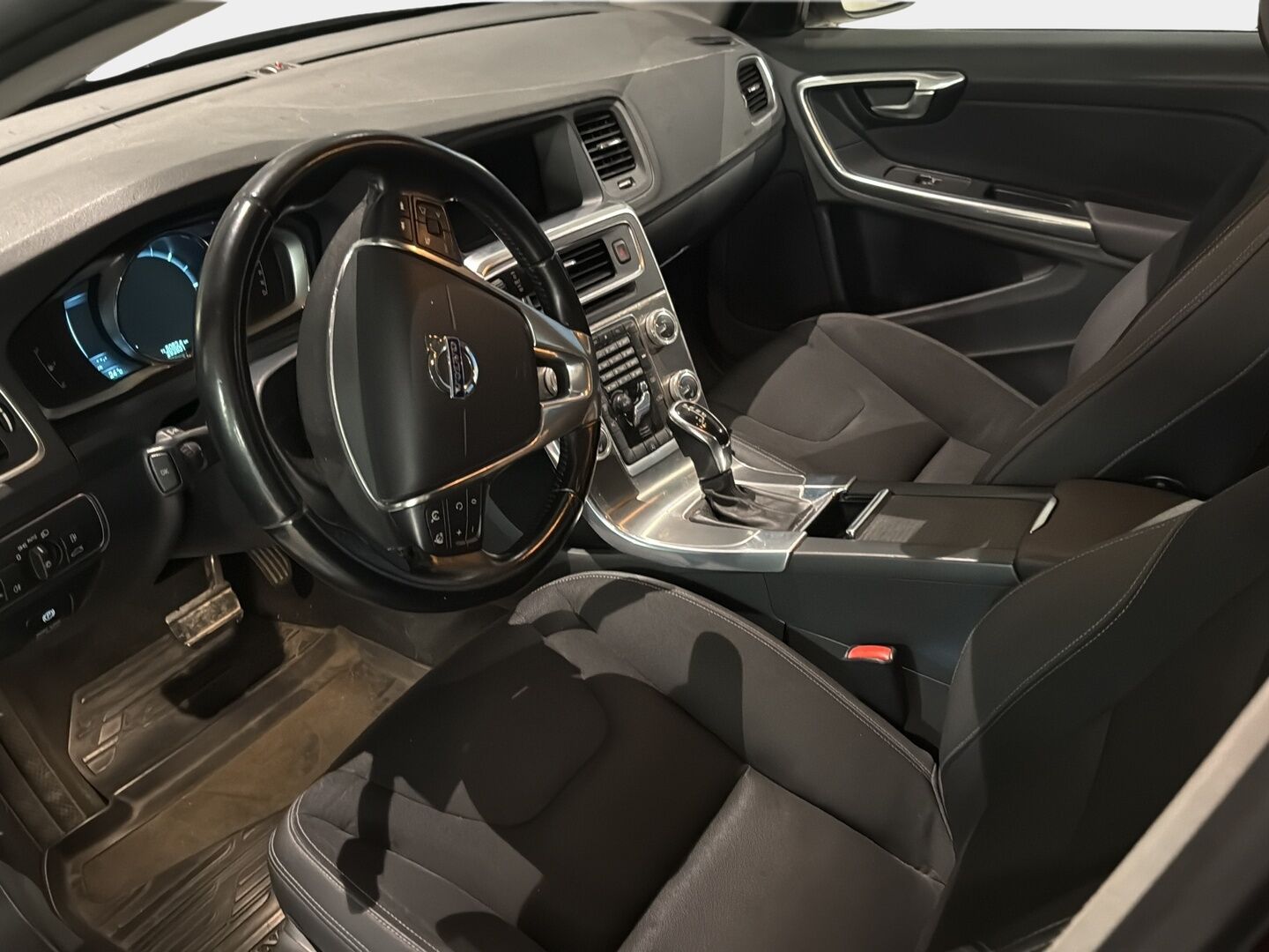 Volvo V60 2014 D3 Momentum aut - Webasto | Vakkari | VOC | Tutka