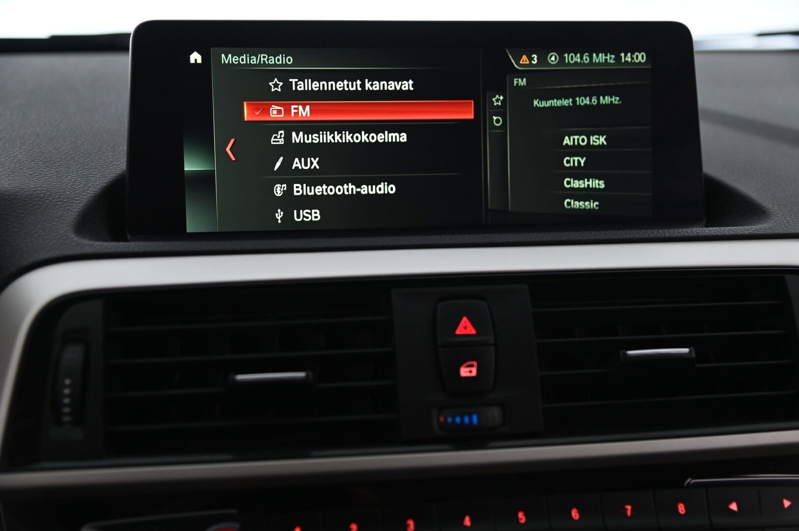 BMW 118 2018 F20 Hatchback 118i A Business Automatic Edition *Sporttipenkit / Ratinlämmitin / Proffanavi / Suomi-auto / Lohko+sisä* - *2X Renkaat / Juuri saapunut* - HULLUT JOULUT KORKOTARJOUS 2,49% 