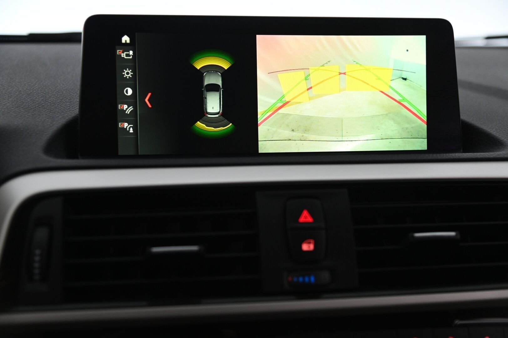 BMW 118 2018 F20 Hatchback 118i A Business Automatic Edition *Sporttipenkit / Ratinlämmitin / Proffanavi / Suomi-auto / Lohko+sisä* - *2X Renkaat / Juuri saapunut* - HULLUT JOULUT KORKOTARJOUS 2,49% 