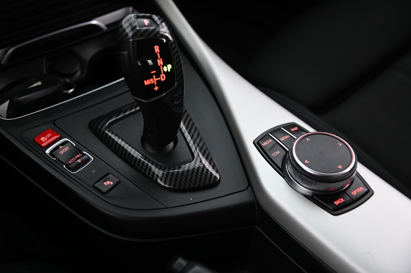 BMW 118 2018 F20 Hatchback 118i A Business Automatic Edition *Sporttipenkit / Ratinlämmitin / Proffanavi / Suomi-auto / Lohko+sisä* - *2X Renkaat / Juuri saapunut* - HULLUT JOULUT KORKOTARJOUS 2,49% 