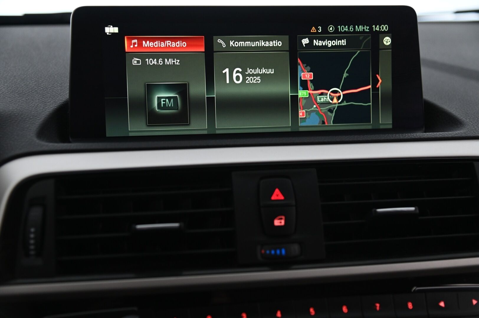 BMW 118 2018 F20 Hatchback 118i A Business Automatic Edition *Sporttipenkit / Ratinlämmitin / Proffanavi / Suomi-auto / Lohko+sisä* - *2X Renkaat / Juuri saapunut* - HULLUT JOULUT KORKOTARJOUS 2,49% 