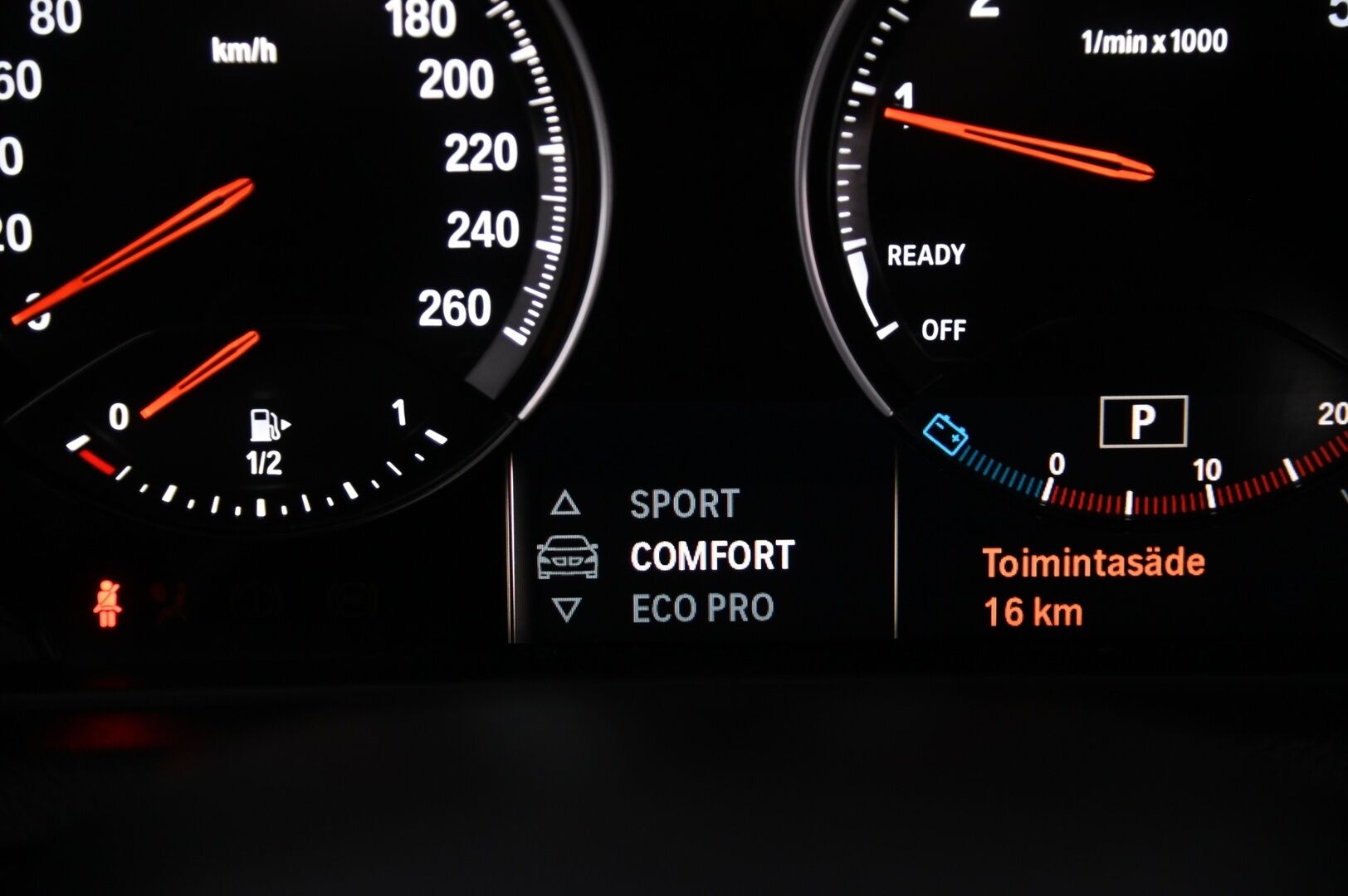 BMW 118 2018 F20 Hatchback 118i A Business Automatic Edition *Sporttipenkit / Ratinlämmitin / Proffanavi / Suomi-auto / Lohko+sisä* - *2X Renkaat / Juuri saapunut* - HULLUT JOULUT KORKOTARJOUS 2,49% 