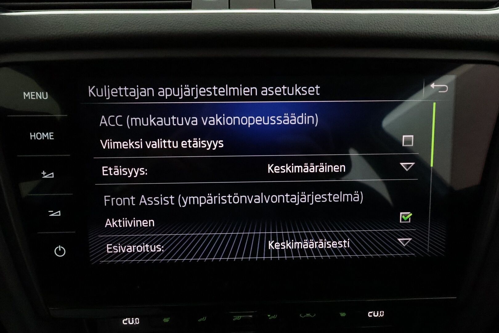 Skoda Octavia 2018 Combi 2,0 TDI 184 4x4 Scout DSG Autom. **Muistipenkki / Adapt.vakkari / Koukku / Webasto / LED / Navi / KeylessGo** - 1.om Suomi-auto / P.kamera / Kahdet renkaat aluvanteilla / Tuulilasin lämmitin / Penkinlämmittimet takana / Ratinlämmitin 