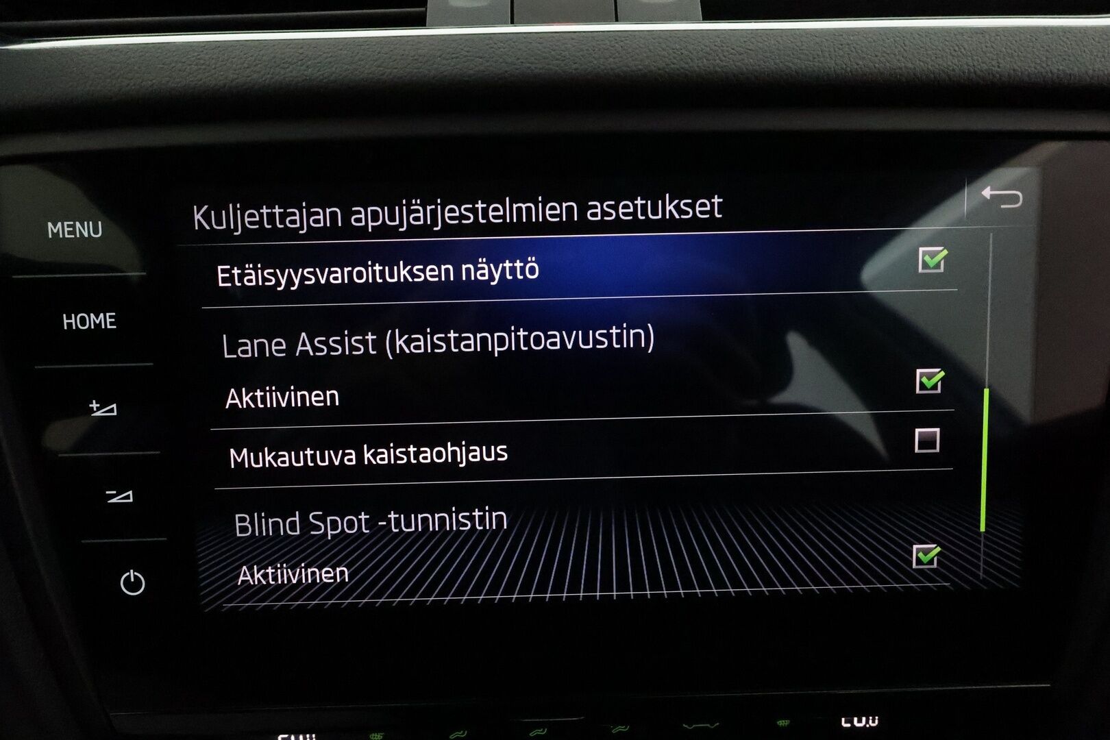 Skoda Octavia 2018 Combi 2,0 TDI 184 4x4 Scout DSG Autom. **Muistipenkki / Adapt.vakkari / Koukku / Webasto / LED / Navi / KeylessGo** - 1.om Suomi-auto / P.kamera / Kahdet renkaat aluvanteilla / Tuulilasin lämmitin / Penkinlämmittimet takana / Ratinlämmitin 