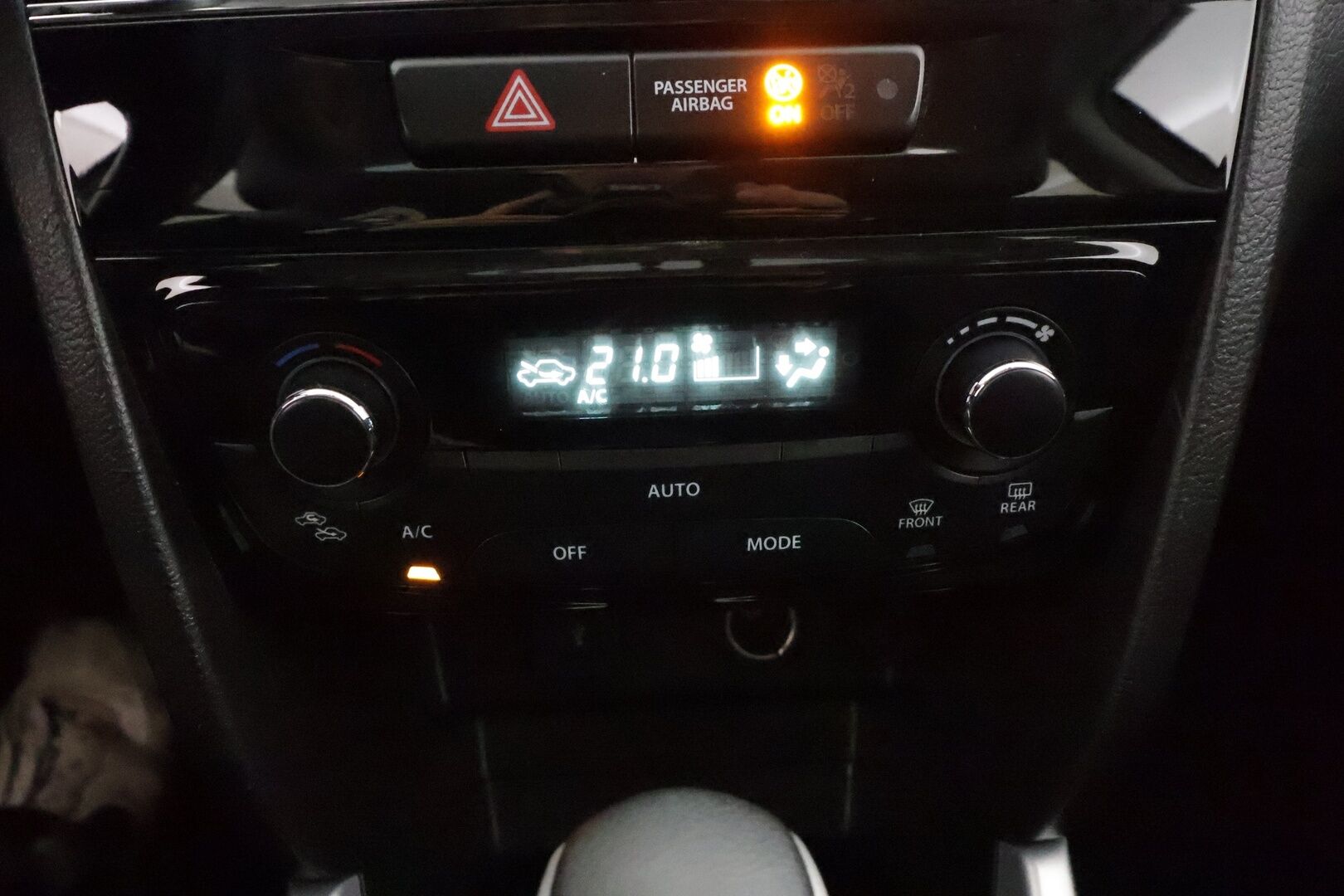 Suzuki Vitara 2018 140 BOOSTERJET 4WD S 6AT - | ACC | Webasto | Koukku | Nahka-alcantara | LED | P.kamera ja tutkat | Navi | Apple & Android | Keyless | Merkkihuollot | 2x renkaat aluin | 