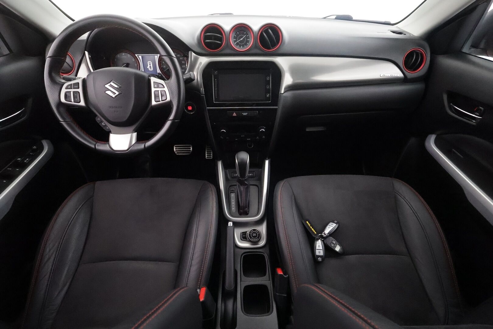 Suzuki Vitara 2018 140 BOOSTERJET 4WD S 6AT - | ACC | Webasto | Koukku | Nahka-alcantara | LED | P.kamera ja tutkat | Navi | Apple & Android | Keyless | Merkkihuollot | 2x renkaat aluin | 