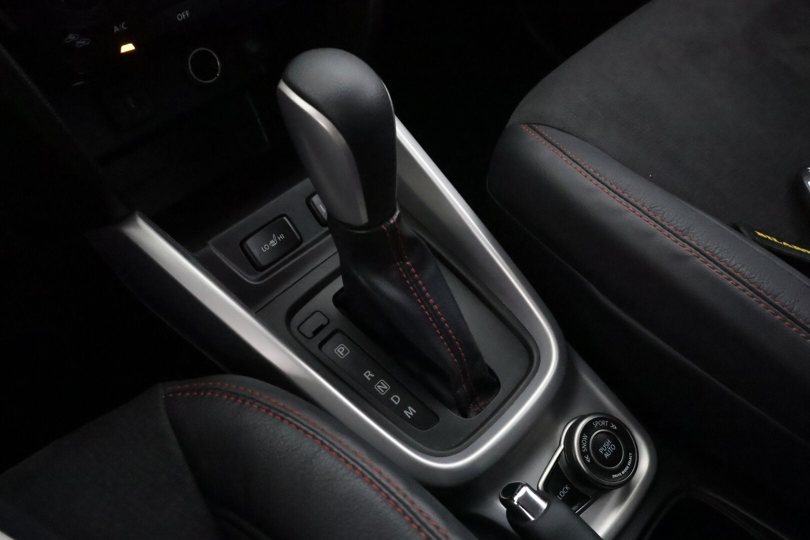 Suzuki Vitara 2018 140 BOOSTERJET 4WD S 6AT - | ACC | Webasto | Koukku | Nahka-alcantara | LED | P.kamera ja tutkat | Navi | Apple & Android | Keyless | Merkkihuollot | 2x renkaat aluin | 