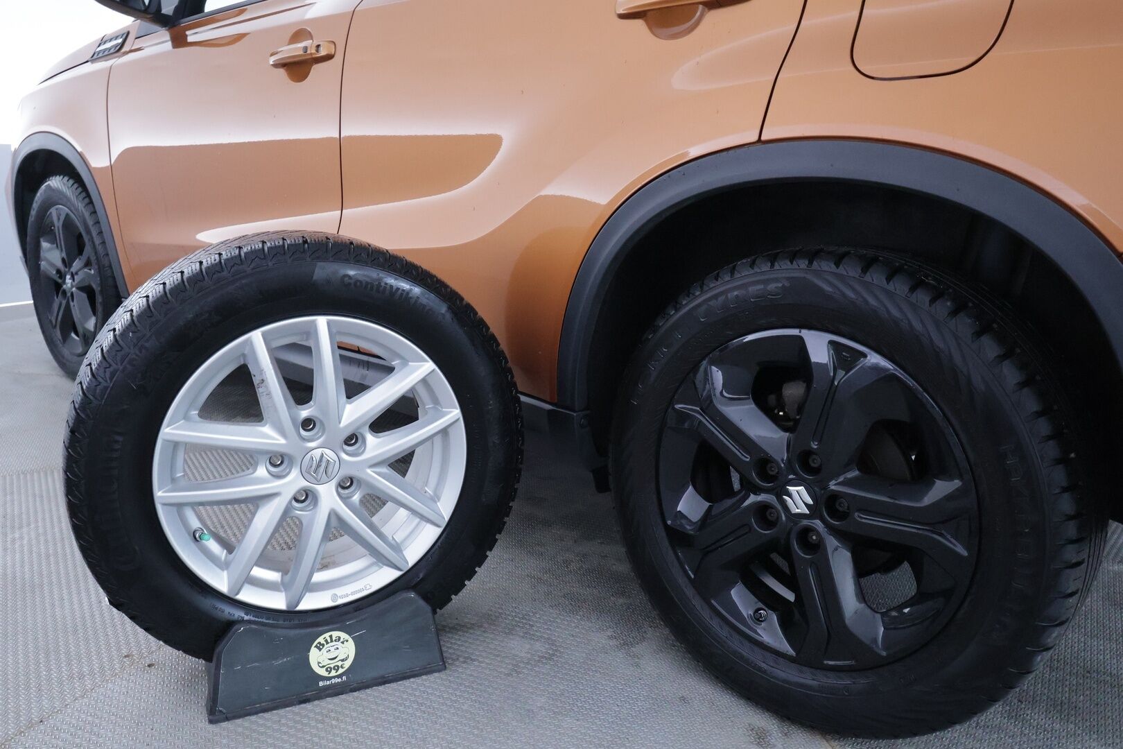 Suzuki Vitara 2018 140 BOOSTERJET 4WD S 6AT - | ACC | Webasto | Koukku | Nahka-alcantara | LED | P.kamera ja tutkat | Navi | Apple & Android | Keyless | Merkkihuollot | 2x renkaat aluin | 