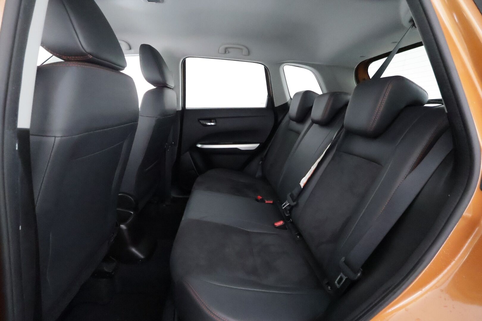 Suzuki Vitara 2018 140 BOOSTERJET 4WD S 6AT - | ACC | Webasto | Koukku | Nahka-alcantara | LED | P.kamera ja tutkat | Navi | Apple & Android | Keyless | Merkkihuollot | 2x renkaat aluin | 
