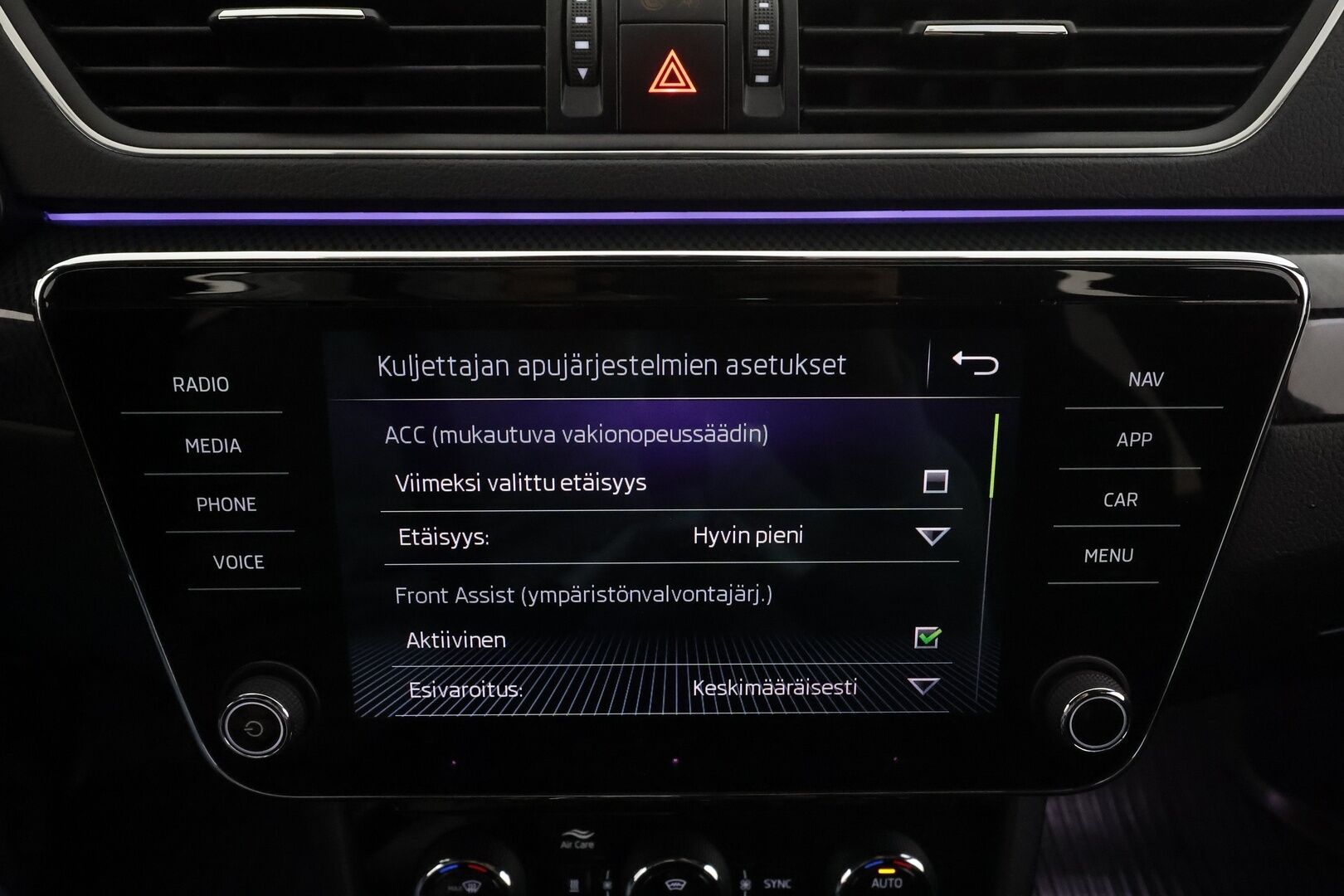 Skoda Superb 2018 2,0 TSI 280 4x4 SportLine DSG Autom. *ACC / Webasto / Canton / P-Kamera / Muistipenkki / Koukku* - Suomi-auto / Kahdet Renkaat