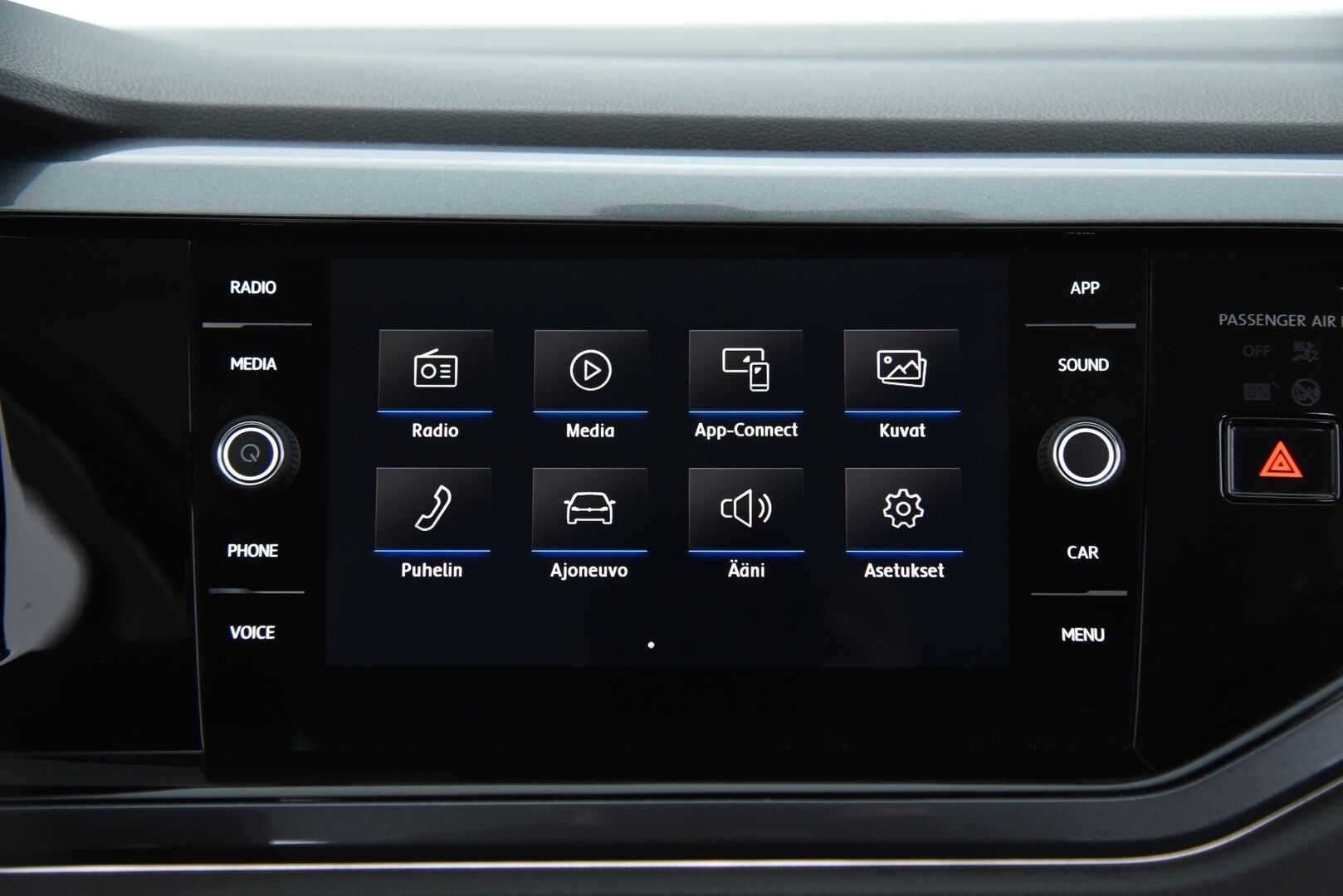 Volkswagen Polo 2018 R-Line 1,0 TSI 70 kW (95 hv) DSG-aut / 2. om Suomi auto / Digimittaristo / Vakkari / Tutkat / LED - 2x renkaat / Juuri katsastettu / Jakopää vaihdettu 2024! 