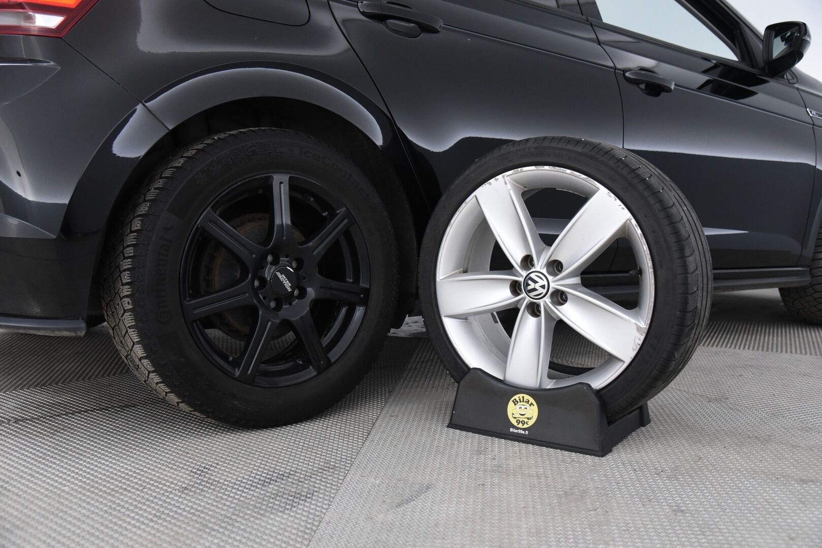 Volkswagen Polo 2018 R-Line 1,0 TSI 70 kW (95 hv) DSG-aut / 2. om Suomi auto / Digimittaristo / Vakkari / Tutkat / LED - 2x renkaat / Juuri katsastettu / Jakopää vaihdettu 2024! 