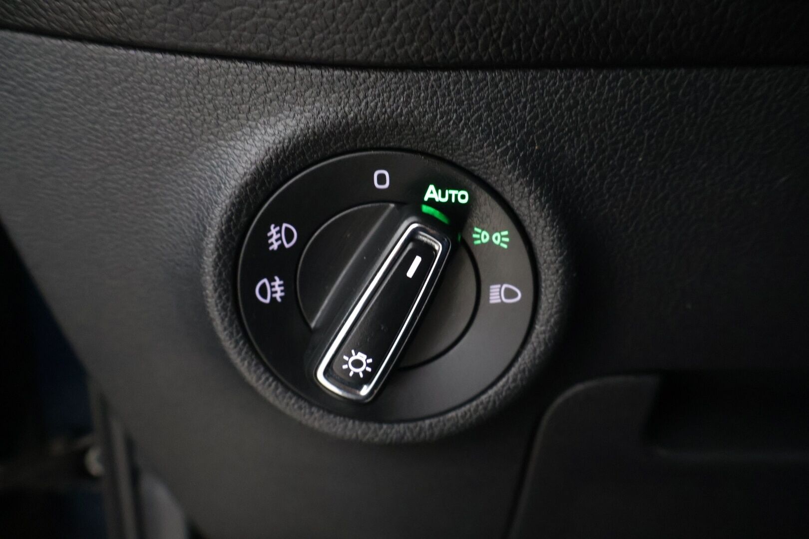 Skoda Kodiaq 2018 2,0 TDI 150 4x4 Style DSG Autom. *Webasto / Canton / Muistinahat / Adapt. Vakkari / Koukku / Tutkat* - 1-om. Suomi-auto! / 2x aluvanteet / Lämmitettävä tuulilasi