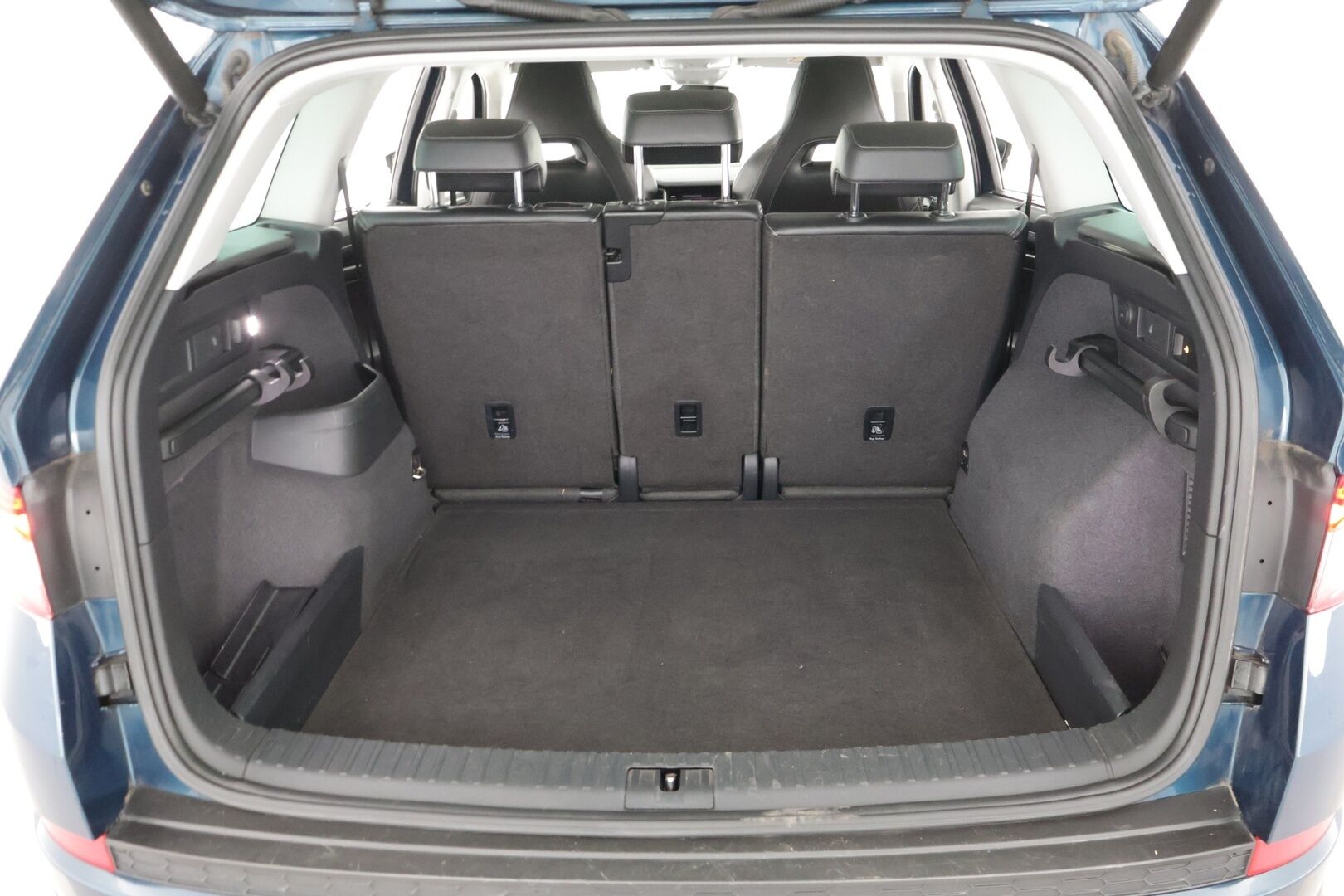 Skoda Kodiaq 2018 2,0 TDI 150 4x4 Style DSG Autom. *Webasto / Canton / Muistinahat / Adapt. Vakkari / Koukku / Tutkat* - 1-om. Suomi-auto! / 2x aluvanteet / Lämmitettävä tuulilasi