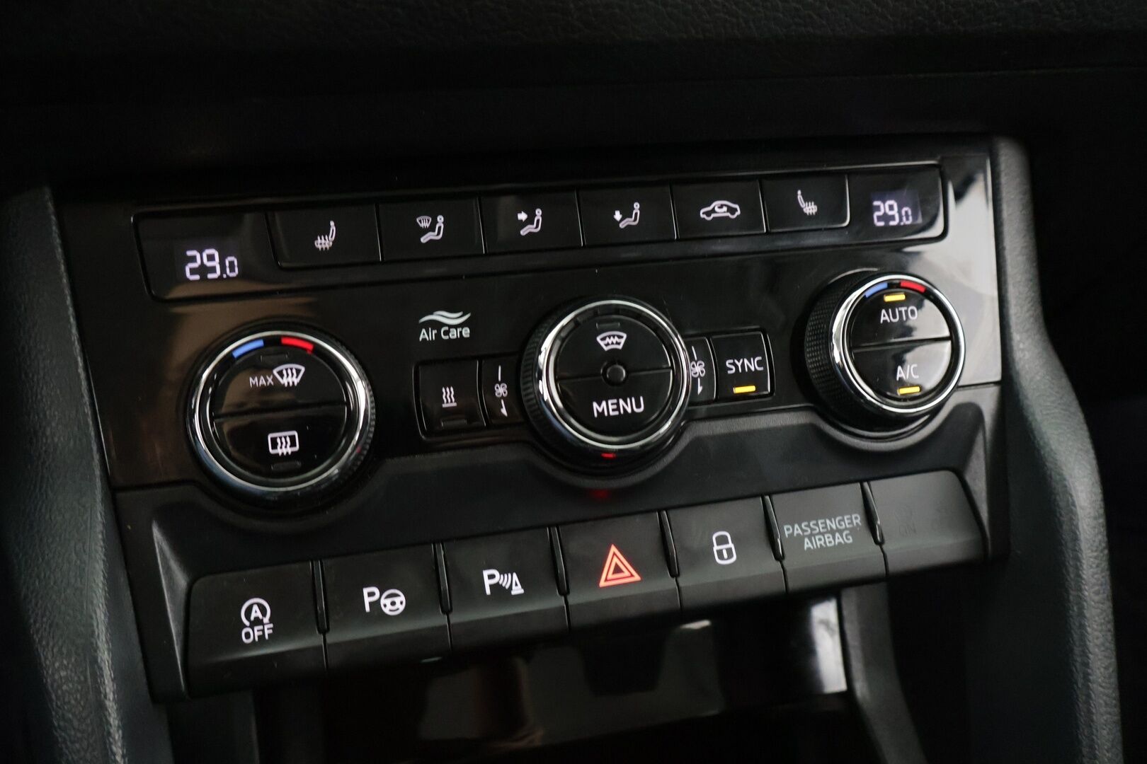 Skoda Kodiaq 2018 2,0 TDI 150 4x4 Style DSG Autom. *Webasto / Canton / Muistinahat / Adapt. Vakkari / Koukku / Tutkat* - 1-om. Suomi-auto! / 2x aluvanteet / Lämmitettävä tuulilasi