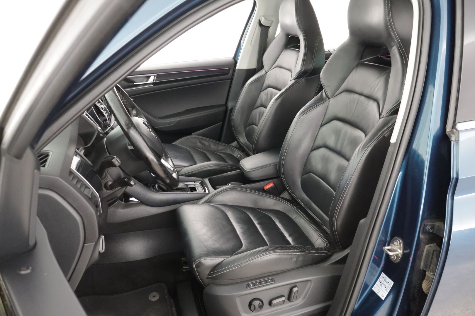 Skoda Kodiaq 2018 2,0 TDI 150 4x4 Style DSG Autom. *Webasto / Canton / Muistinahat / Adapt. Vakkari / Koukku / Tutkat* - 1-om. Suomi-auto! / 2x aluvanteet / Lämmitettävä tuulilasi