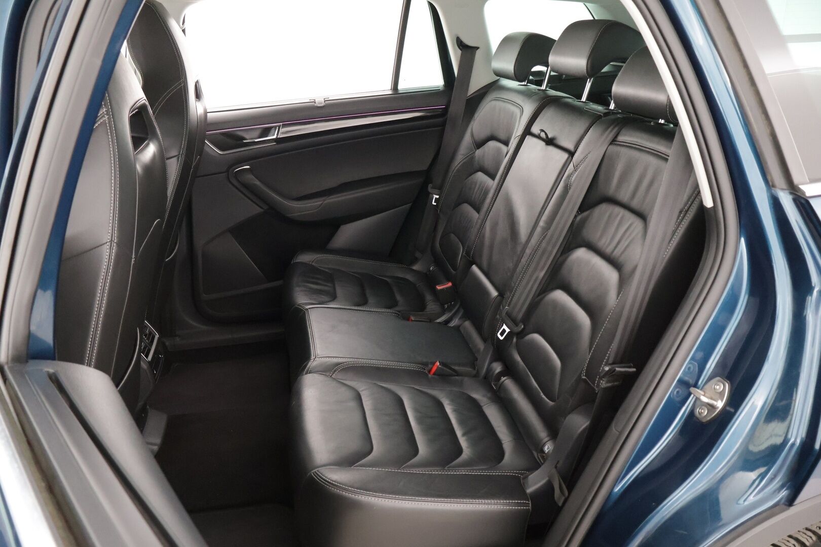 Skoda Kodiaq 2018 2,0 TDI 150 4x4 Style DSG Autom. *Webasto / Canton / Muistinahat / Adapt. Vakkari / Koukku / Tutkat* - 1-om. Suomi-auto! / 2x aluvanteet / Lämmitettävä tuulilasi