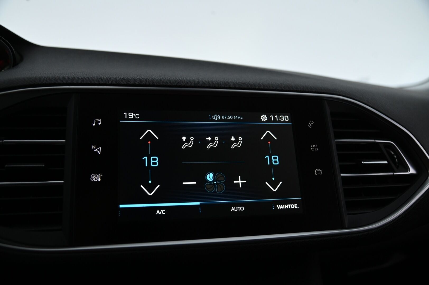 Peugeot 308 2018 SW Allure PureTech 130 EAT8-automaatti - *Vakkari / Lohko.S.Pistoke / Led / KeyLessGo / AppConnect*