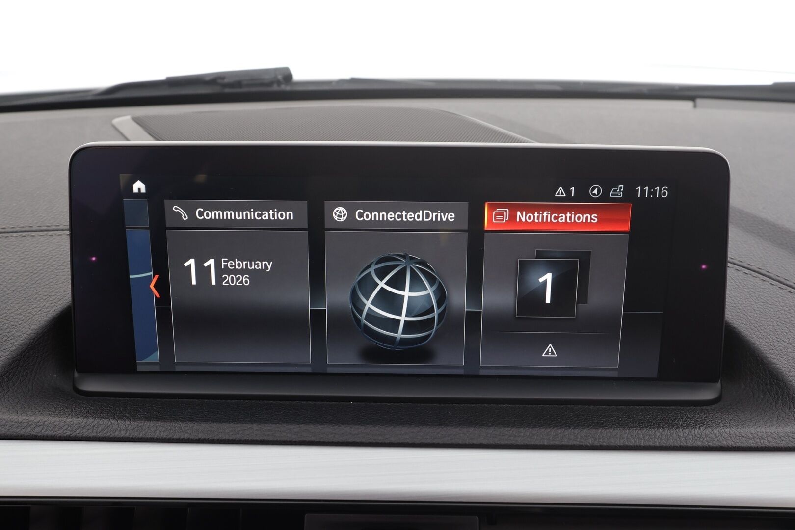 BMW 118 2018 F20 Hatchback 118d A Business M Sport * Hifi / P.tutka / Vakkari / Lohko+Sisä / LED / Navi / Sporttipenkit / Ratinlämmitin * - Kahdet renkaat aluvanteilla