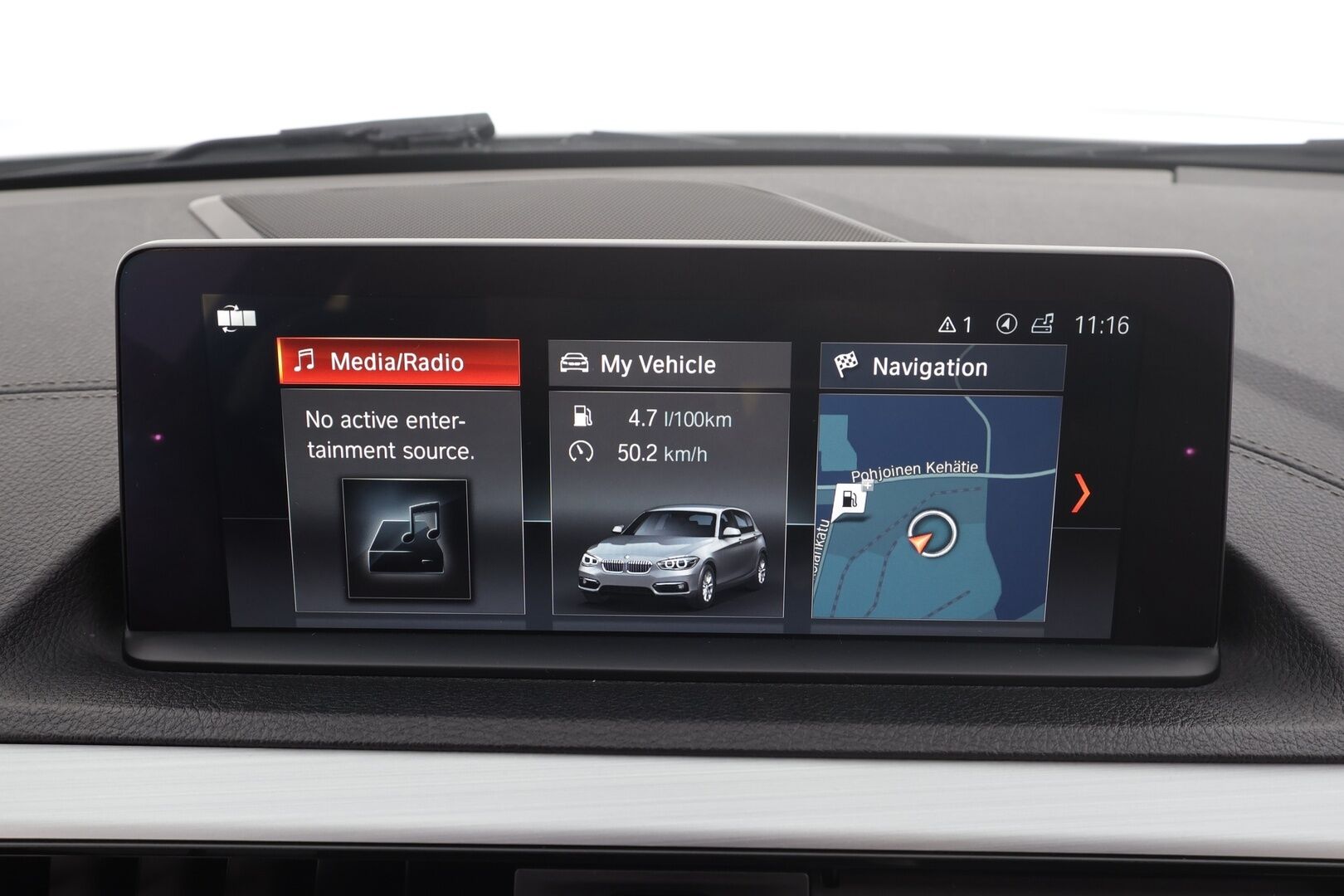 BMW 118 2018 F20 Hatchback 118d A Business M Sport * Hifi / P.tutka / Vakkari / Lohko+Sisä / LED / Navi / Sporttipenkit / Ratinlämmitin * - Kahdet renkaat aluvanteilla