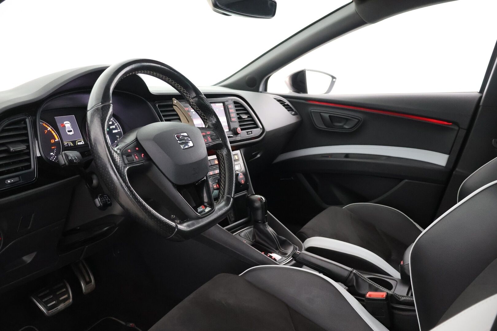 Seat Leon 2016 2,0 TSI 290 Cupra DSG - ACC | Tutkat | LED | Sporttipenkit | Lasikattoluukku | Kaukovaloautomatiikka | Huoltokirja | 2x renkaat - KORKO VAIN 3,99 %