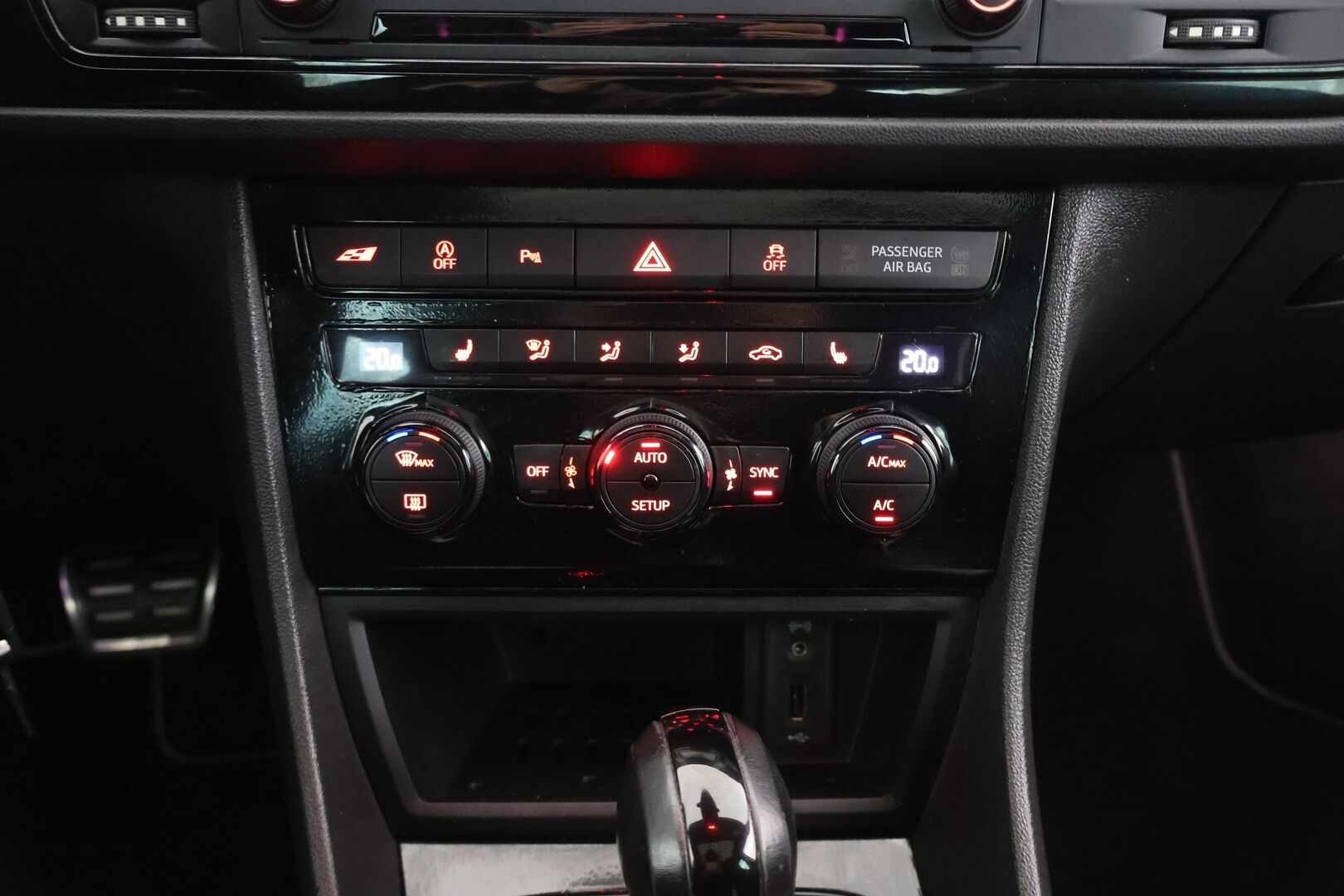 Seat Leon 2016 2,0 TSI 290 Cupra DSG - ACC | Tutkat | LED | Sporttipenkit | Lasikattoluukku | Kaukovaloautomatiikka | Huoltokirja | 2x renkaat - KORKO VAIN 3,99 %