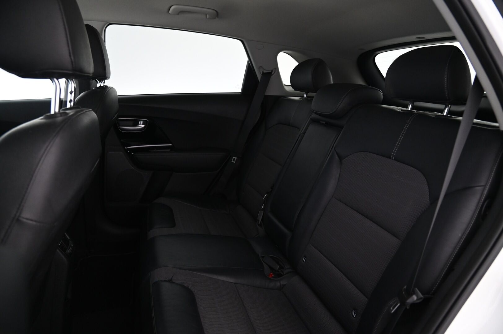 Kia Niro 2018 1,6 GDI Hybrid EX DCT *Adapt.vakkari/  Kamera/  Navi/  Puolinahat* - Lohko / Suomiauto / 2x renkaat ja vanteet / Huollettu 04/2025