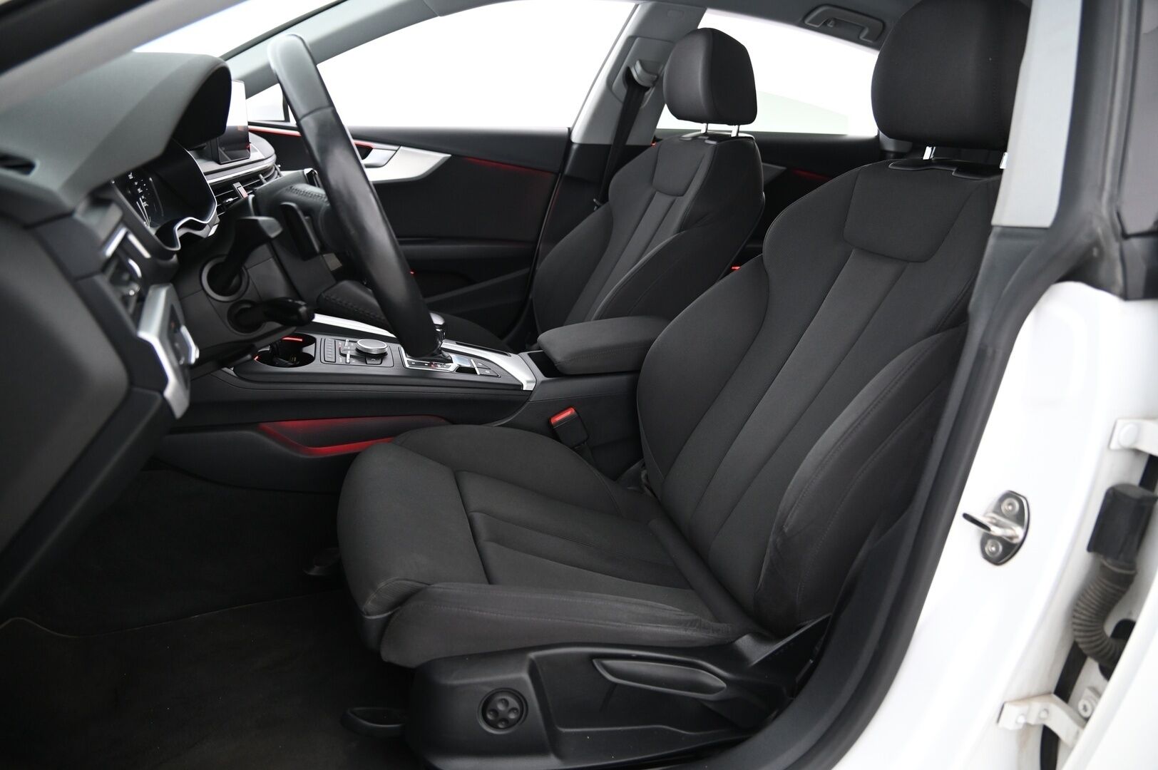 Audi A5 2018 Sportback Business Sport 2,0 TFSI g-tron * Navi / LED / Sport istuimet / Vakkari * - ISOLLA BENSATANKILLA! - HULLUT VÄLIPÄIVÄT KORKOTARJOUS 2,49%