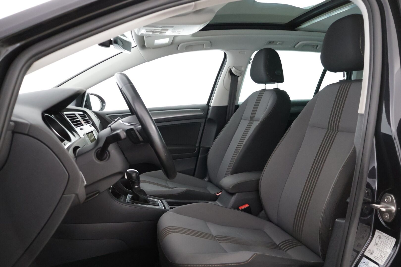 Volkswagen Golf 2017 Variant Allstar 2,0 TDI 110 kW (150 hv) DSG-automaatti * Panoraama / Koukku / Tutkat / Lohkolämmitin * - * 1-om Suomessa / Hyvin huollettu / 2x hyvät renkaat / Hihna vaihdettu *