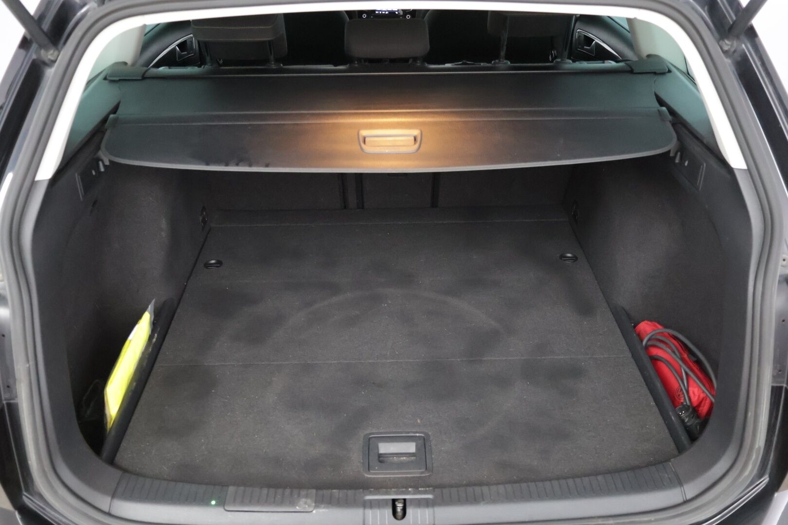 Volkswagen Golf 2017 Variant Allstar 2,0 TDI 110 kW (150 hv) DSG-automaatti * Panoraama / Koukku / Tutkat / Lohkolämmitin * - * 1-om Suomessa / Hyvin huollettu / 2x hyvät renkaat / Hihna vaihdettu *