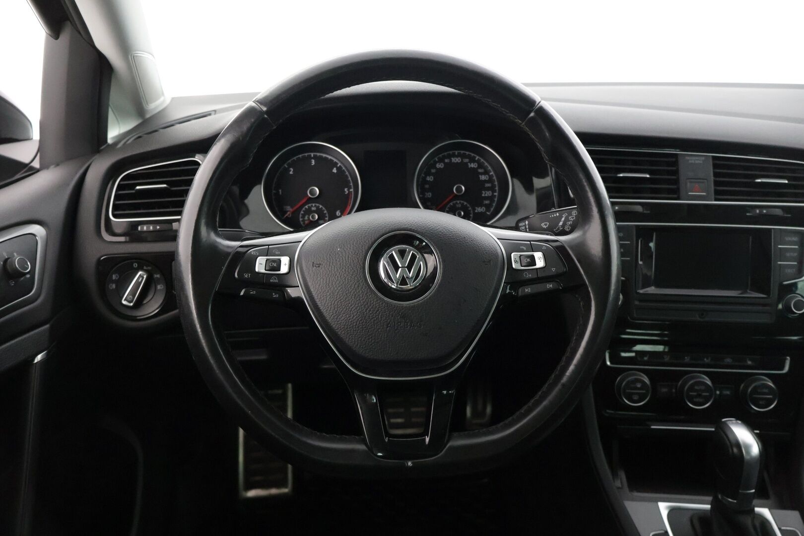 Volkswagen Golf 2017 Variant Allstar 2,0 TDI 110 kW (150 hv) DSG-automaatti * Panoraama / Koukku / Tutkat / Lohkolämmitin * - * 1-om Suomessa / Hyvin huollettu / 2x hyvät renkaat / Hihna vaihdettu *